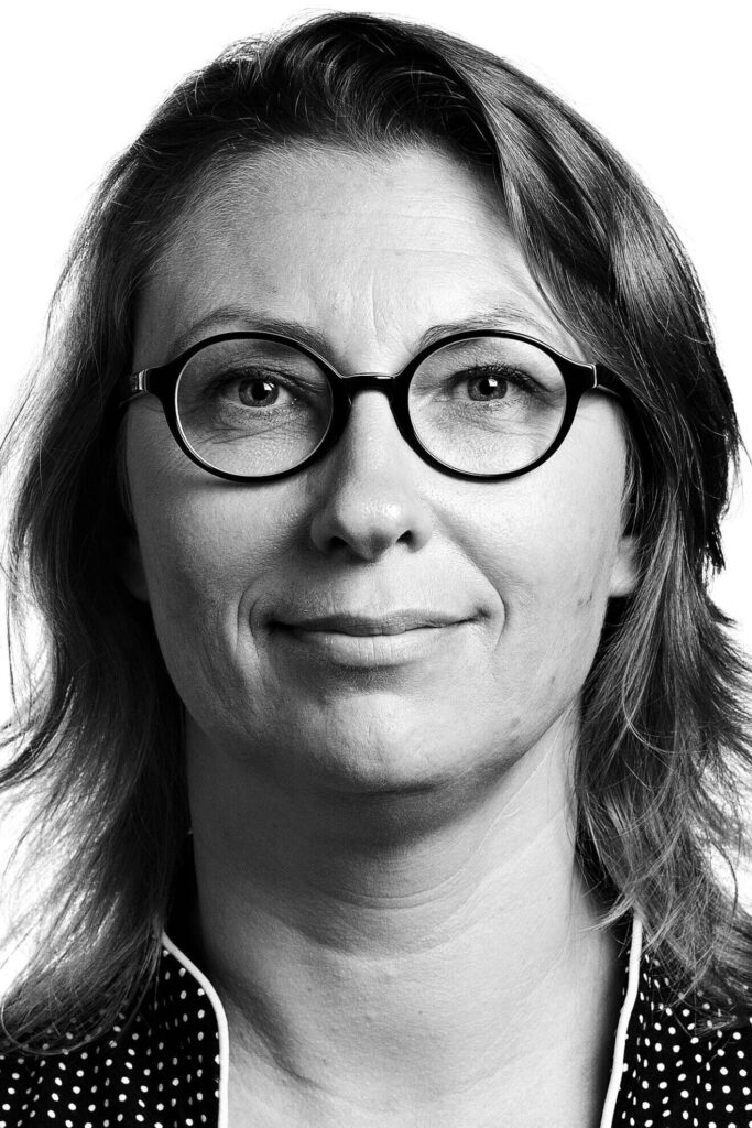 KRONGAARD, Tina